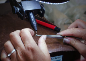 Electrical welding to quick solder jump rings together, new fast alternative to traditional solder for jewelers Experienced goldsmith expertice provided!