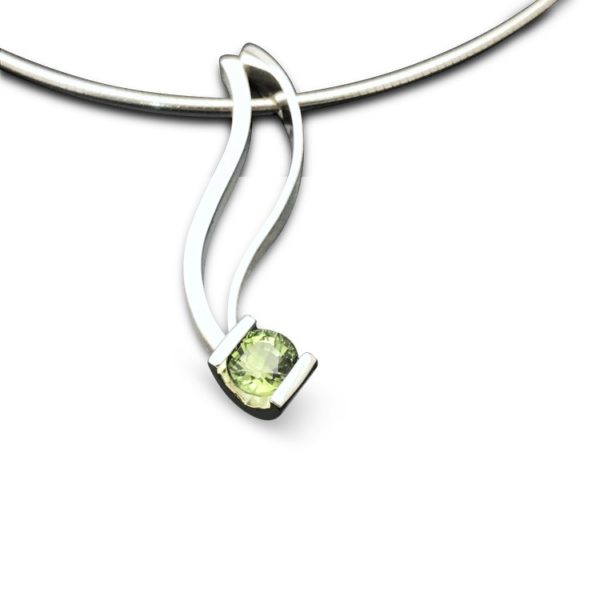Sleek green peridot pendant, elegant modern fashionable design