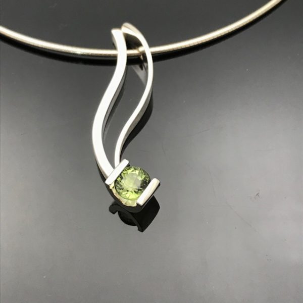 sleek combination pendant silver and green peridot