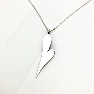 Simple heart necklace