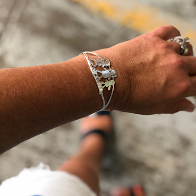 Adorable bracelet idea filled with summer memories, elegant bracelet cuff