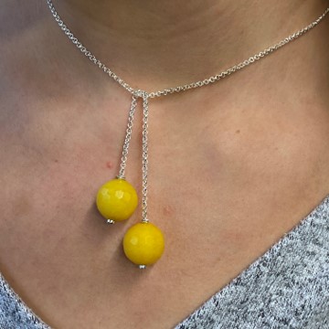 Necklace with yellow jasper beads