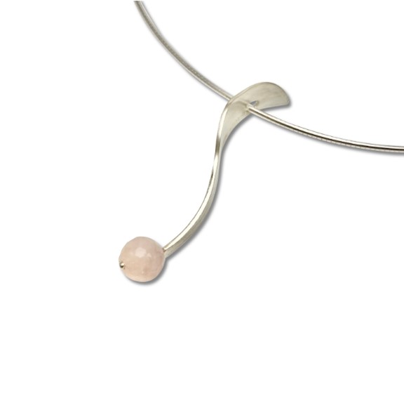 Pink beryl bead pendant delicate design of combination pendant