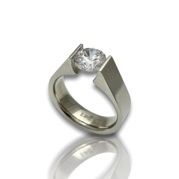 2CT Round Solitaire Engagement Ring