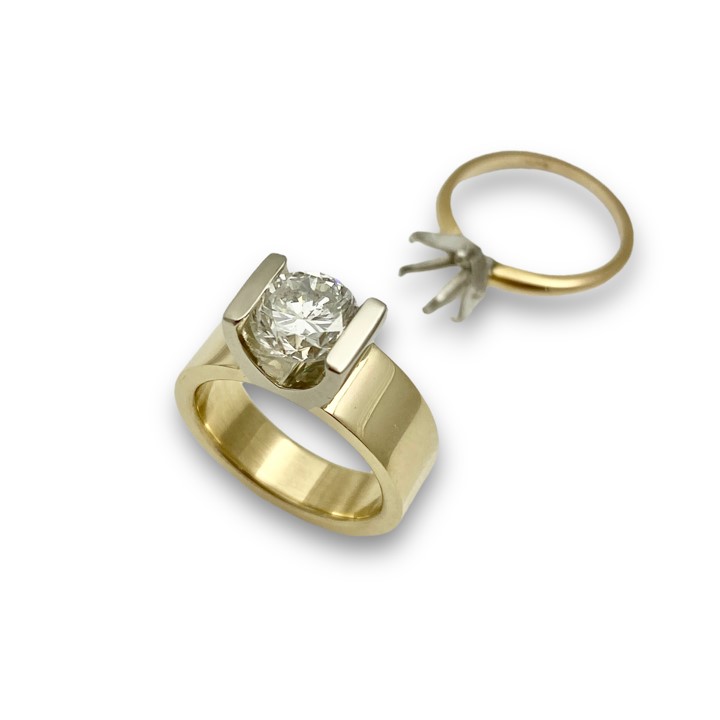 Diamond ring solitaire redesigned in modern ring design